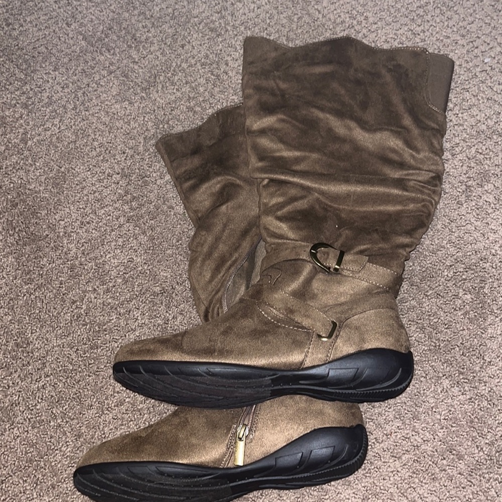 Never worn 9W